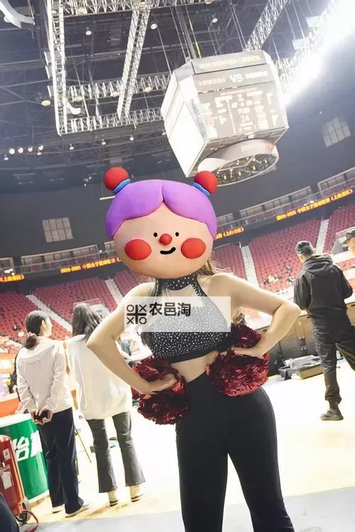 炫舞团在汤峪那:激情舞动点燃乡村夜空图1