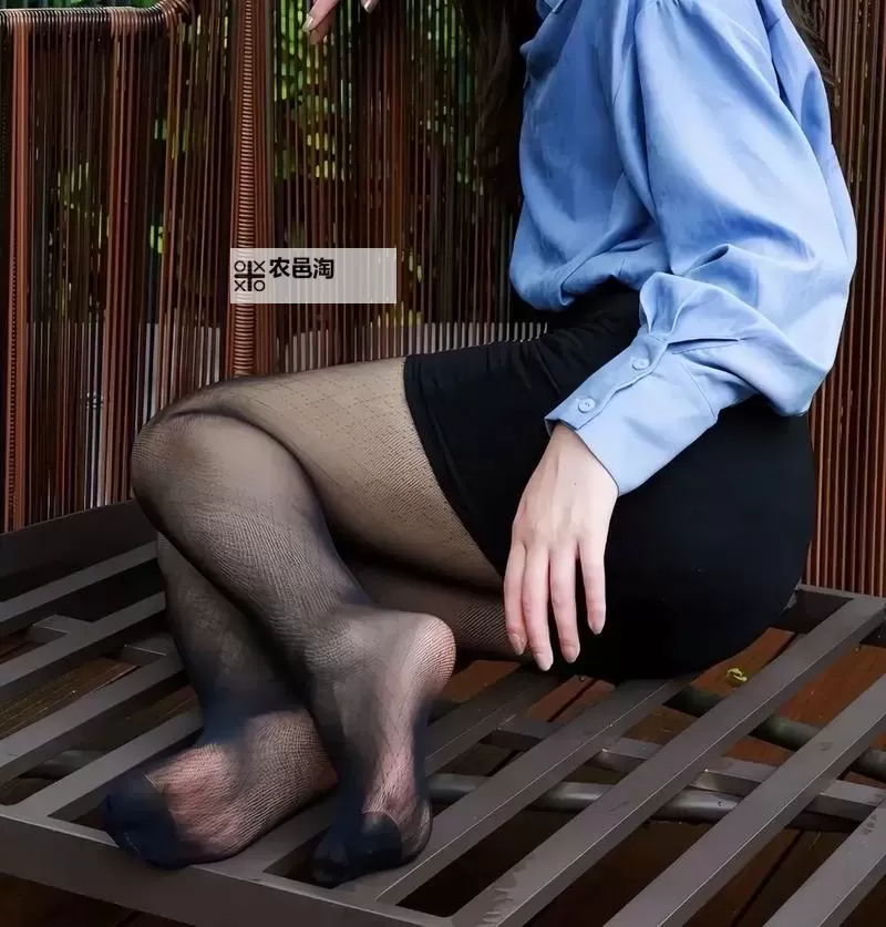 探索时尚魅力:中国丝袜俱乐部的精彩世界图1