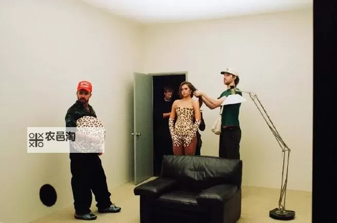 伊人大香蕉综合:探索另类娱乐的新潮体验图1