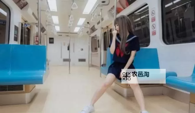 SWAG上的国产女优:新锐力量崭露头角的趋势分析图1