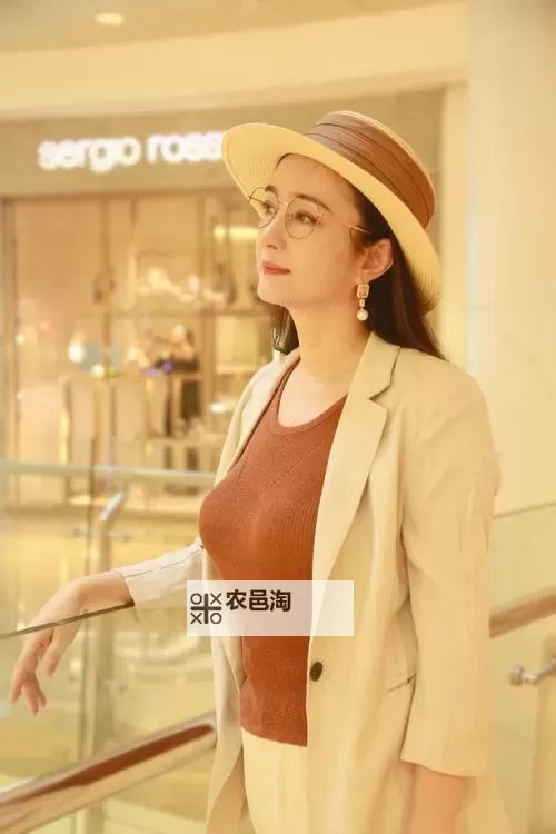 探索真实自我:女人本色网站带你展现最纯粹的魅力图1