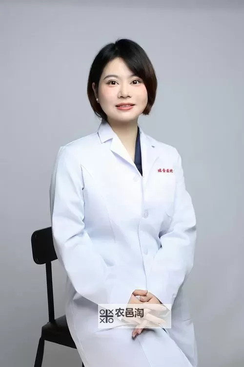 新时代女性风采展——坚守岗位的xxxxx中国护士图1