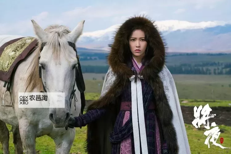 探索巨爆乳无码西村二一:大胆突破的视觉盛宴图1