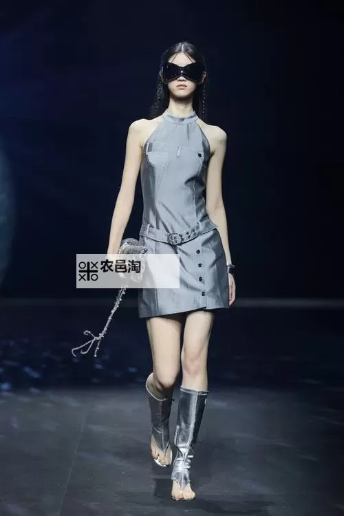 揭秘中国见头最多的走秀视频:最精彩的瞬间集锦图1