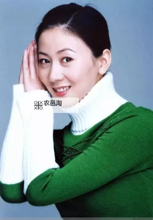 中年人体艺术:岁月沉淀中的优雅与力量图1