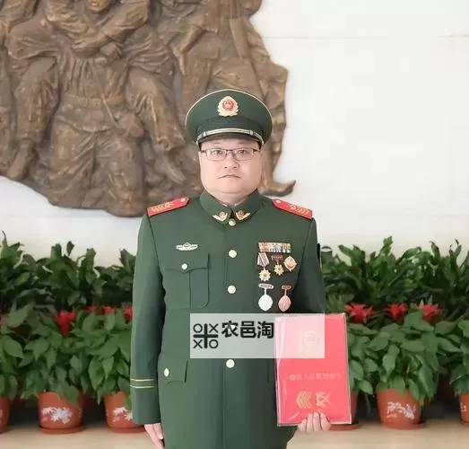 中国大叔武警Gary的职位经历：从基层士兵到部队骨干的成长之路图1