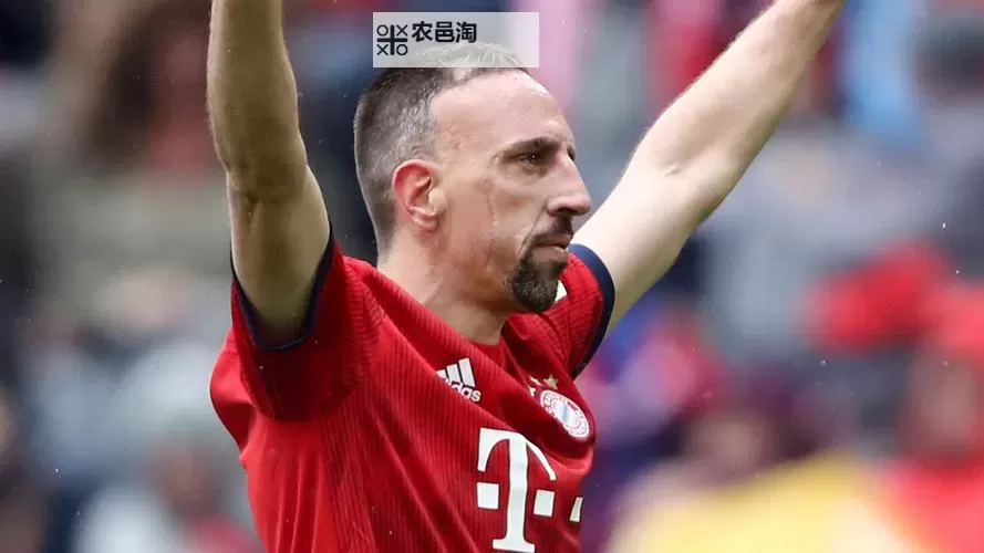 《FIFA16》第18周精彩进球 里贝里耍众将图1