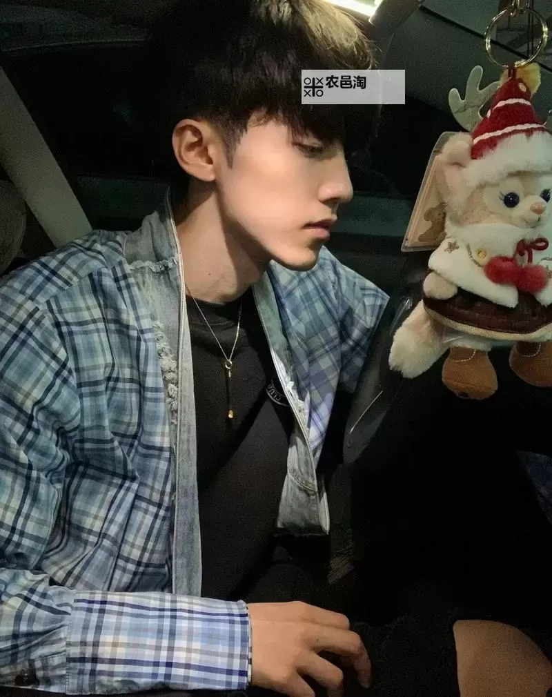 你也在疑问:有人比我帅的吗?图1