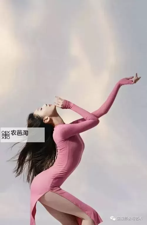 探索极致美感：唯美人体艺术摄影免费观看指南图1