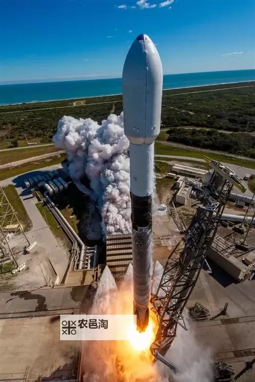 实时关注：直播SpaceX发射飞船精彩瞬间图1