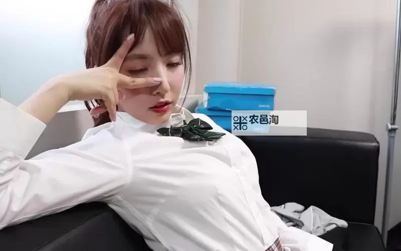 朕的兔子好软水好多H15视频：可爱萌宠瞬间大放送图1