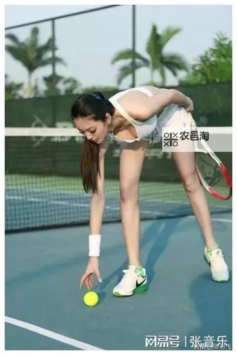 探索中国模特在线:引领时尚潮流的新风尚图1