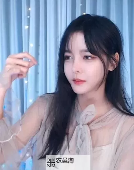 草莓视频向日葵入口：清新夏日的视觉盛宴图1