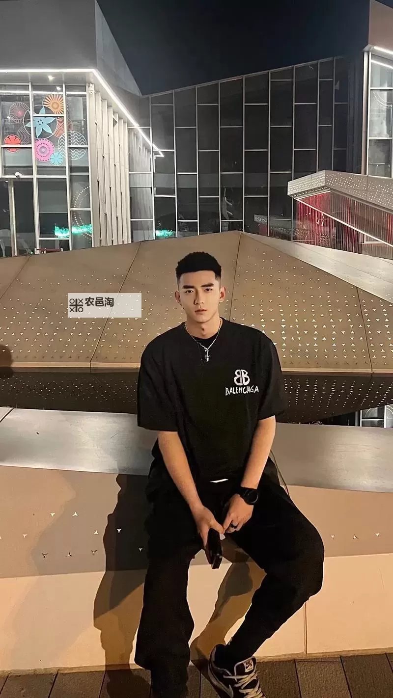 中国体育生GARY猛烈GARY:新星崛起引领竞技风潮图1