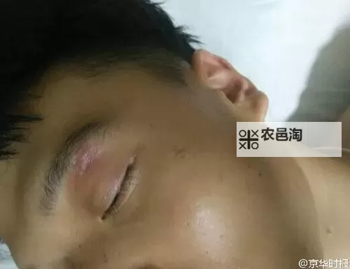 被教官按在寝室狂到腿软视频曝光，真实场景揭秘图1