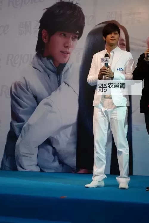 《追梦舞台:中国梦想秀中的罗志祥焕发新光彩》图1