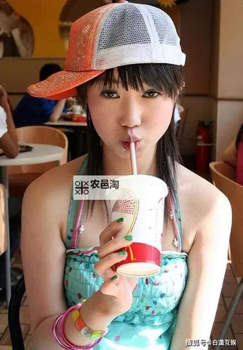 探索西西人体WW大胆无码:突破界限的大胆视觉盛宴图1