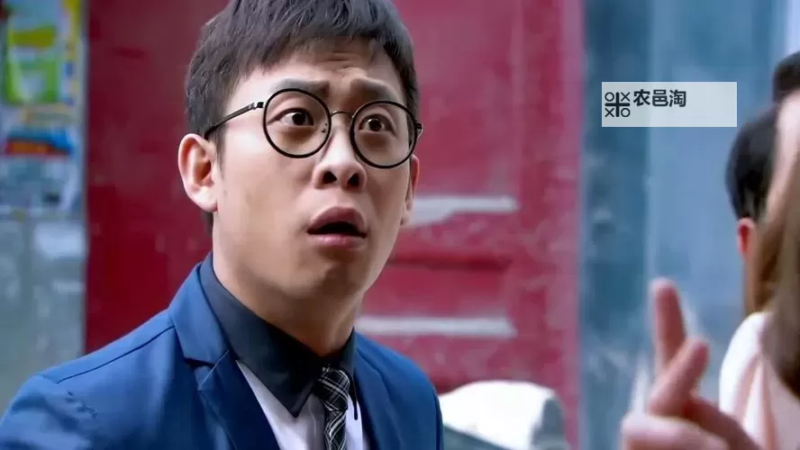 老公出国,我和父亲过日子:平凡生活中的温馨与坚韧图1