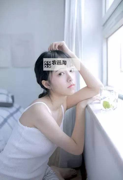 呦女ccwww:探索年轻女性的新潮互动体验图1