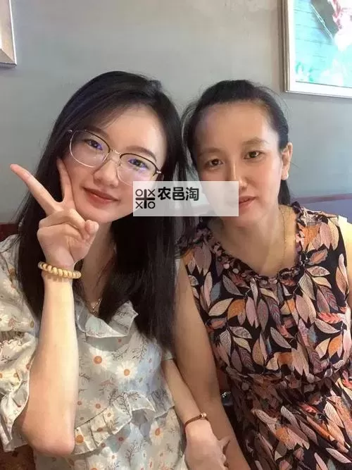 四十路无码：成熟魅力无限的真实故事图1