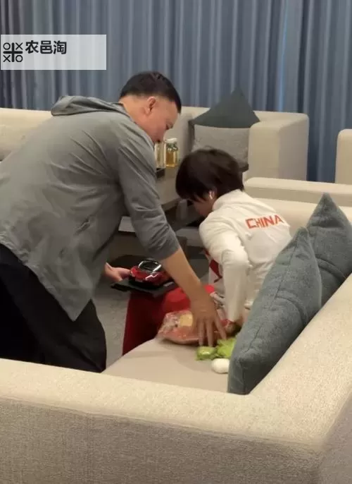 自己扶好了，终于对准确了坐下来：一次自我调整的心路历程图1