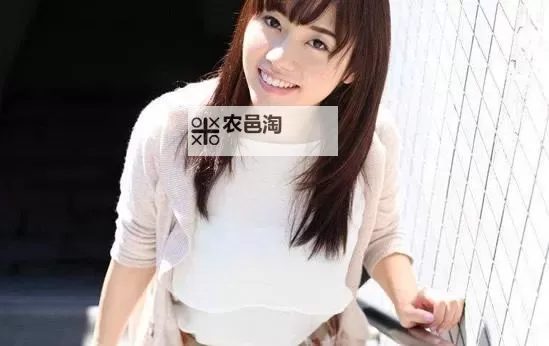 长泽梓作品封面欣赏:经典与创新的视觉盛宴图1