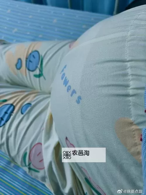 孕妇趟开大BB的惊险瞬间：母爱与勇气的精彩展现图1