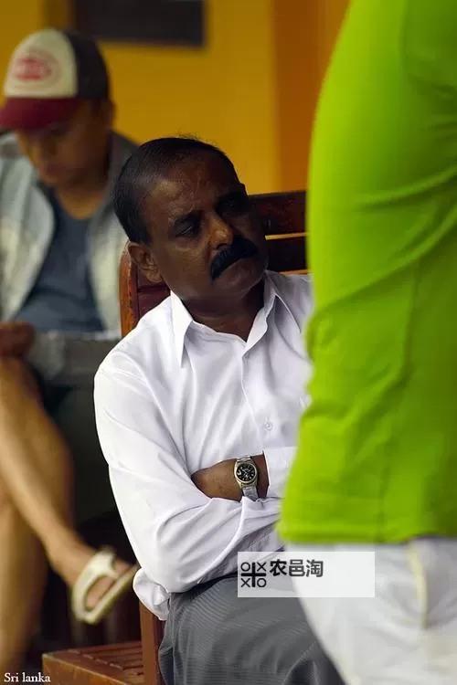 体验极致色彩盛宴：立即下载19色天堂尽享视觉盛宴图1