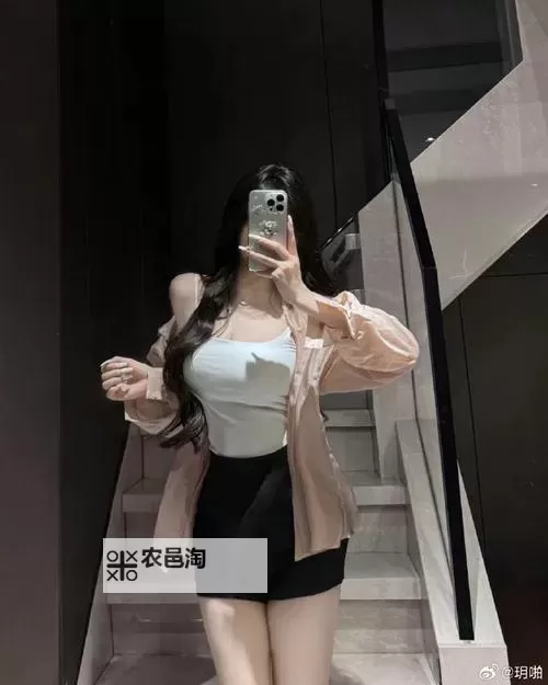 【娱乐盛事】天天秀夜夜秀日日秀：连续不断的视觉盛宴图1