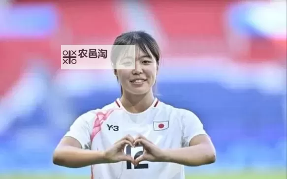 探索长谷川萌的成长之路:从种子到耀眼明星图1