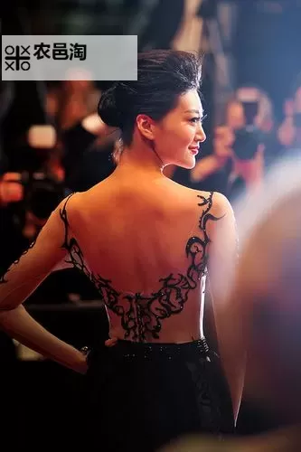 赵欣丝绸舞台事故引发关注:舞台安全亟需提升图1