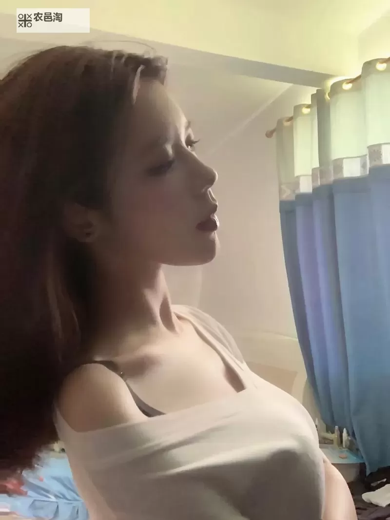 激情四溢:一边嗨一边操的狂欢时刻图1