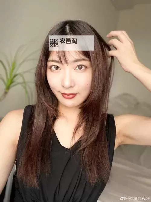 探索由爱可奈作品中的青春与梦想:丰富的创作世界解析图1