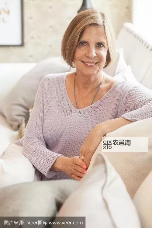 欧美老妇性图第一页:真实展现成熟魅力的视觉盛宴图1